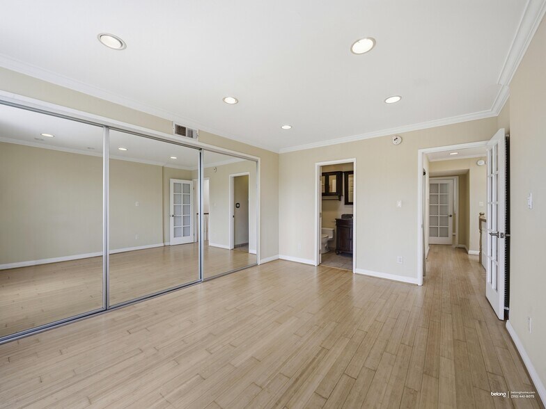 Building Photo - 4610 Densmore Ave