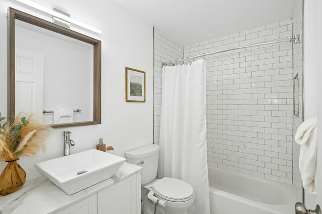 Building Photo - Private Kenmore Retreat | 4 Bed | 2 Bath | Beautifully Updated | Landscaping Included- Available ...