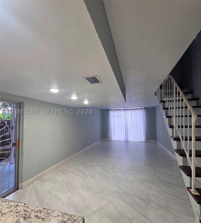 Building Photo - 4241 W 10th Ln