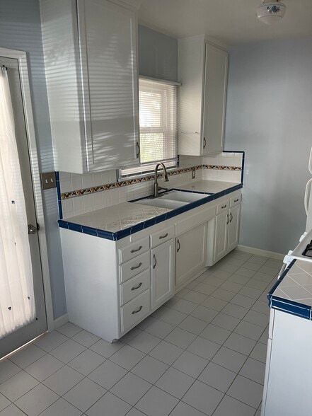 Building Photo - 4449 Kensington Rd