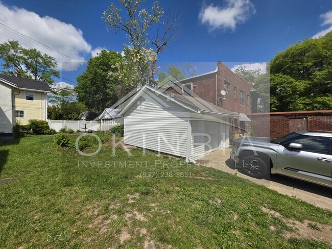 Building Photo - 1738 Radcliffe Rd