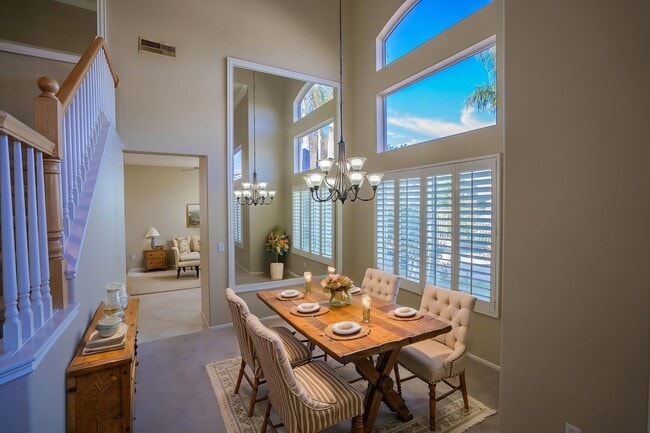 Building Photo - Northbridge 4 Bedroom Home in Valencia!