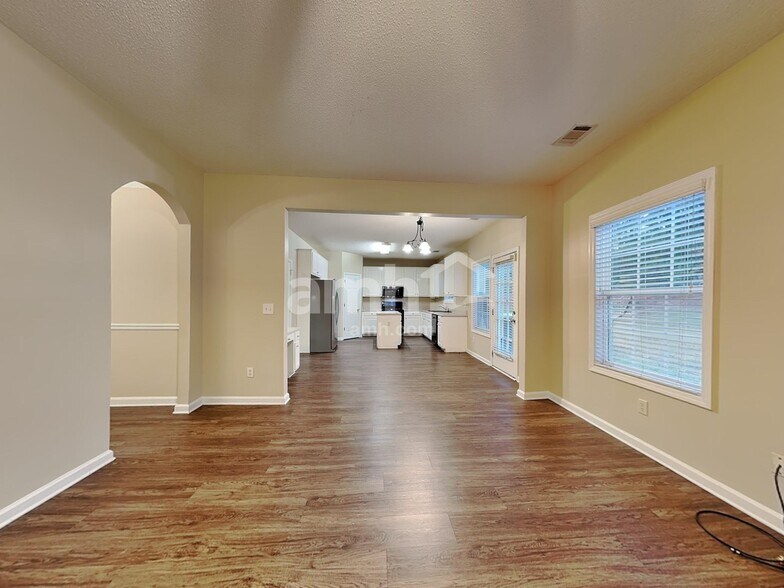 Building Photo - 429 The Gables Dr