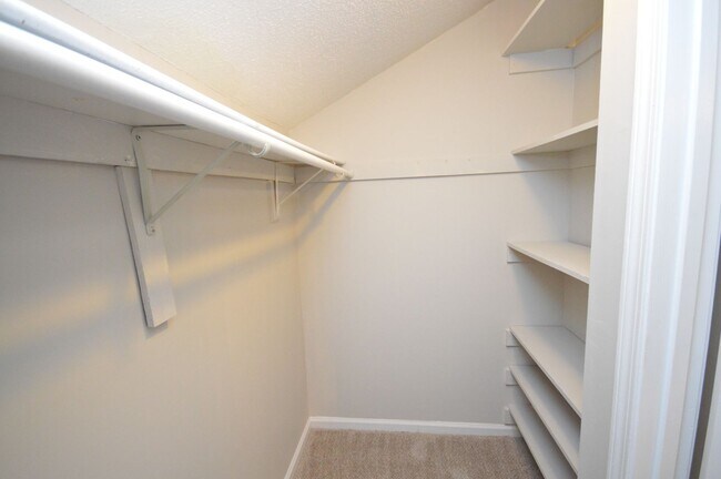 Building Photo - 616 Applecross Dr