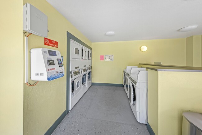 Building Photo - Walnut Creek! 1 bedroom 1 bathroom, Walk t...