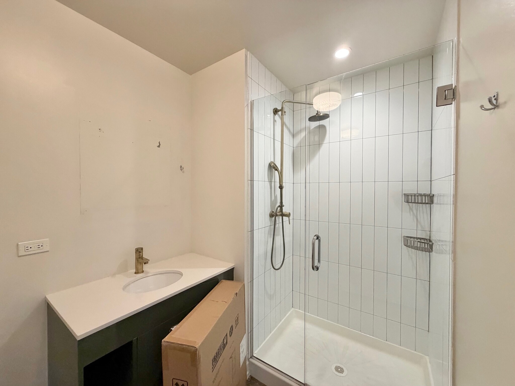 Building Photo - 102 W Chicago Ave