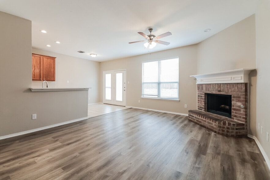 Building Photo - 415 Fisherman Trail