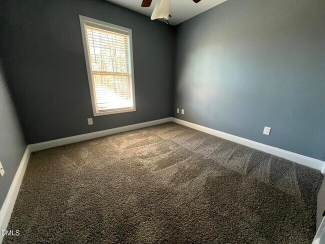 Building Photo - 19 Eaton Dr