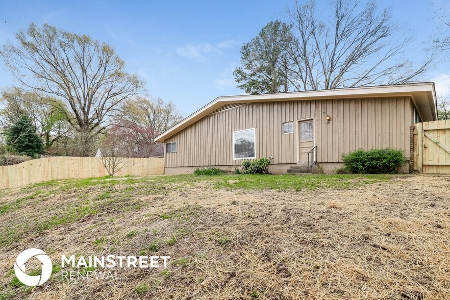 Building Photo - 2276 Sutherland Dr