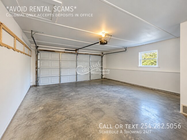 Building Photo - 3306 Shady Hill Dr
