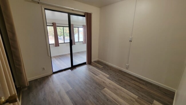 Building Photo - 912 Woodrow Way