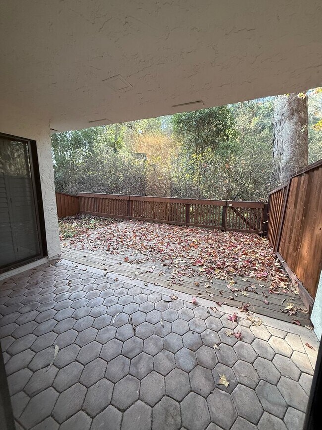 Building Photo - Santa Cruz Townhome Near UCSC! $500 off 1st month!