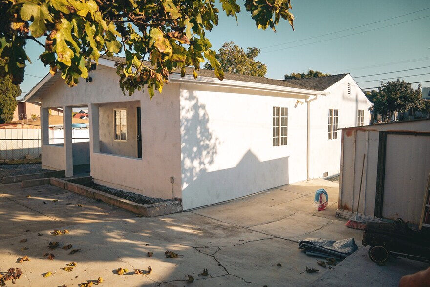 Building Photo - 3053 Valle Ave