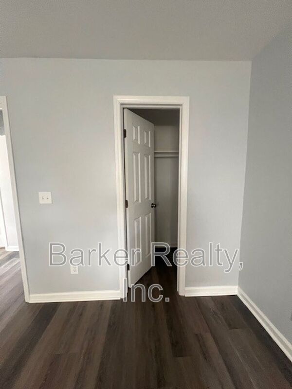 Building Photo - 1602-C Pender Street