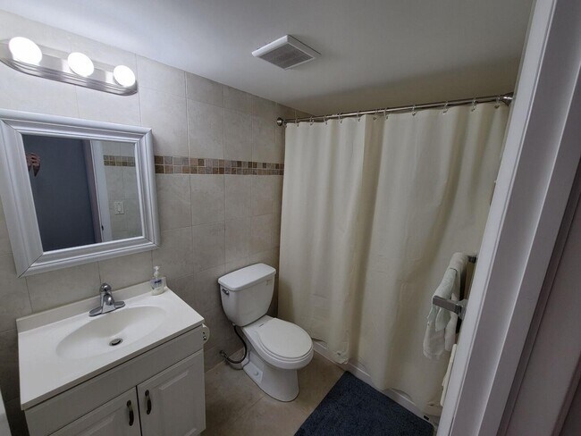 Building Photo - 875 NW 13th St