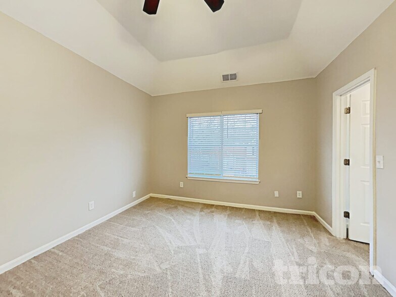 Building Photo - 4276 Ward Bluff Dr