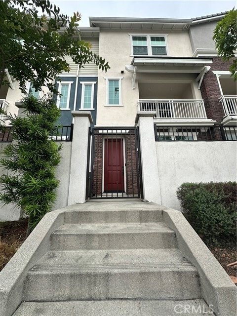 Primary Photo - 6909 Magnolia Ave