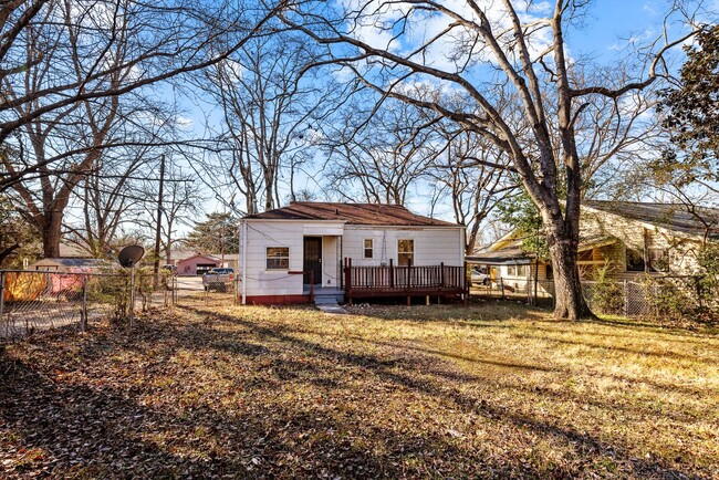 Building Photo - Cozy and Newly Renovated 2 Bedroom 1 Bath ...