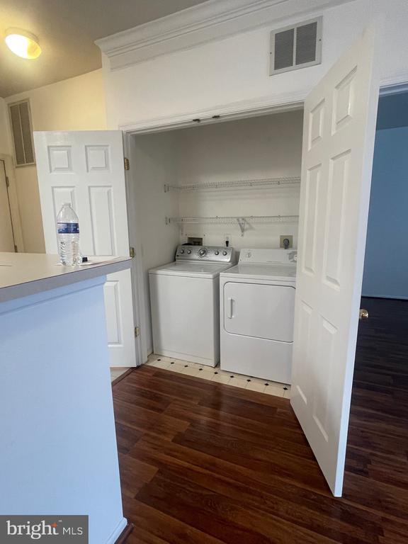 Building Photo - 1530 Spring Gate Dr.