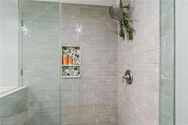 Building Photo - Beautiful Updated Home for Rent in New Irv...