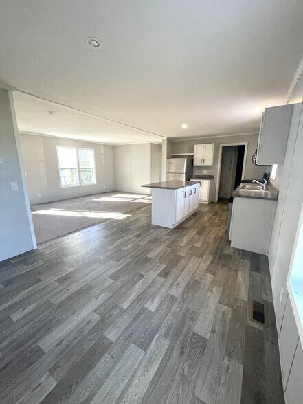 Building Photo - 49 Bellwood Dr