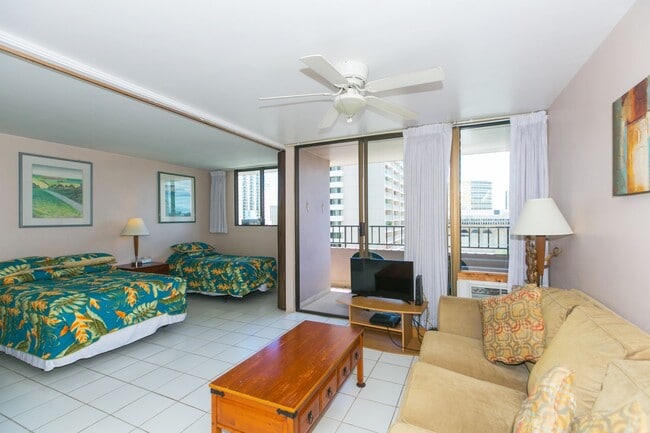 Building Photo - Royal Kuhio 1b1b1parking Fully Furnished i...