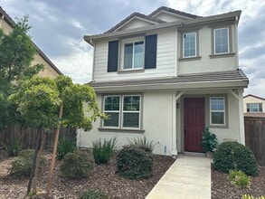 Building Photo - Beautiful two story in Natomas!