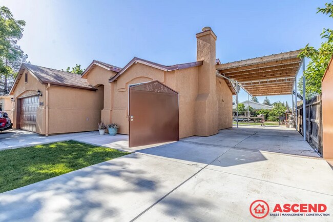 Building Photo - LISTING TITLE: Comfortable 3BD/2BA Home in Tulare's 93274 — Move-In Ready!