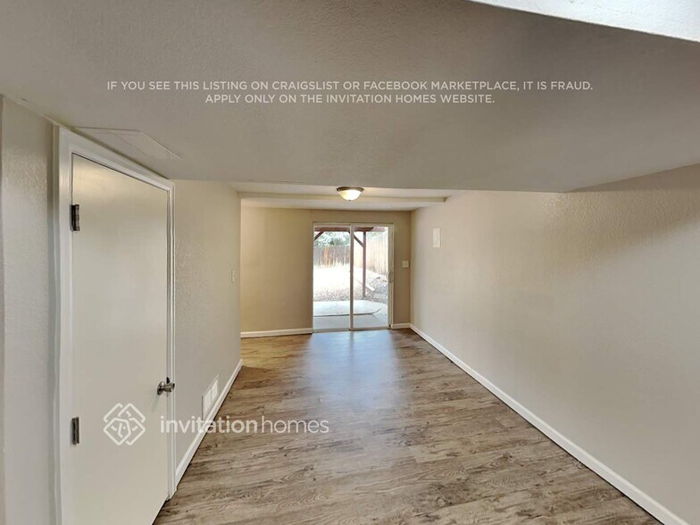 Building Photo - 17525 E Union Dr