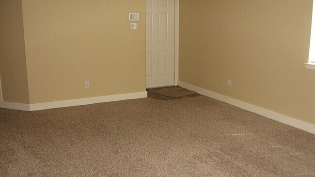 Building Photo - 7627 Fallen Leaf