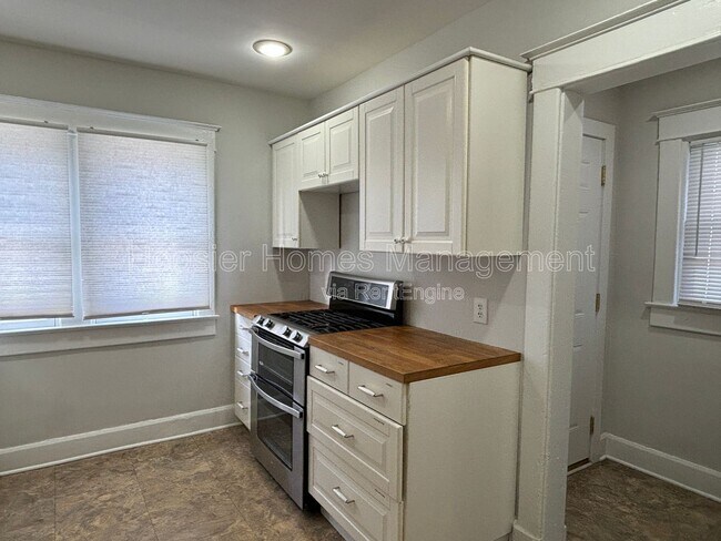 Building Photo - 1526 Bellefontaine St