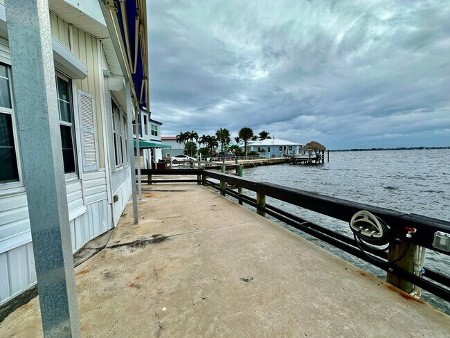 Building Photo - 10751 S Ocean Dr