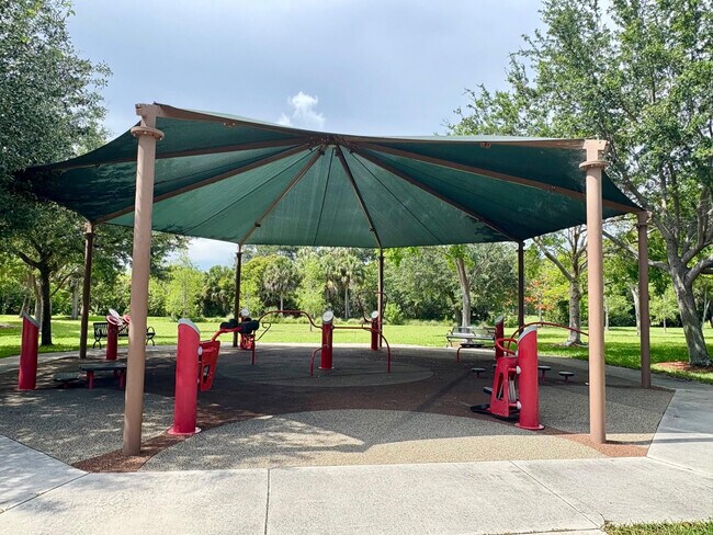 Building Photo - 2671 S Course Dr