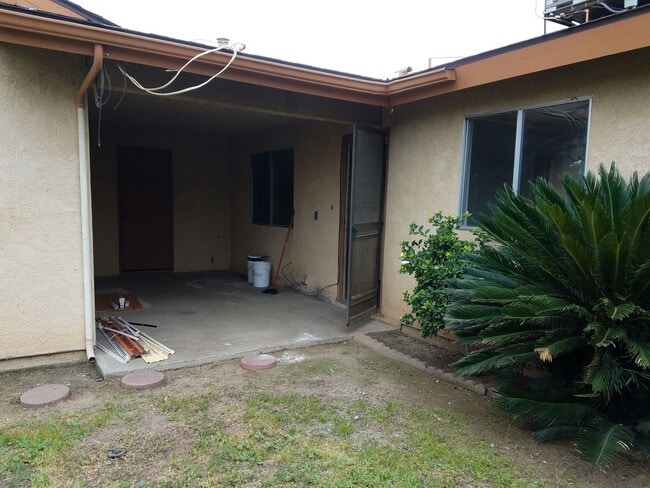 Building Photo - Cute 3 bedroom in Dinuba