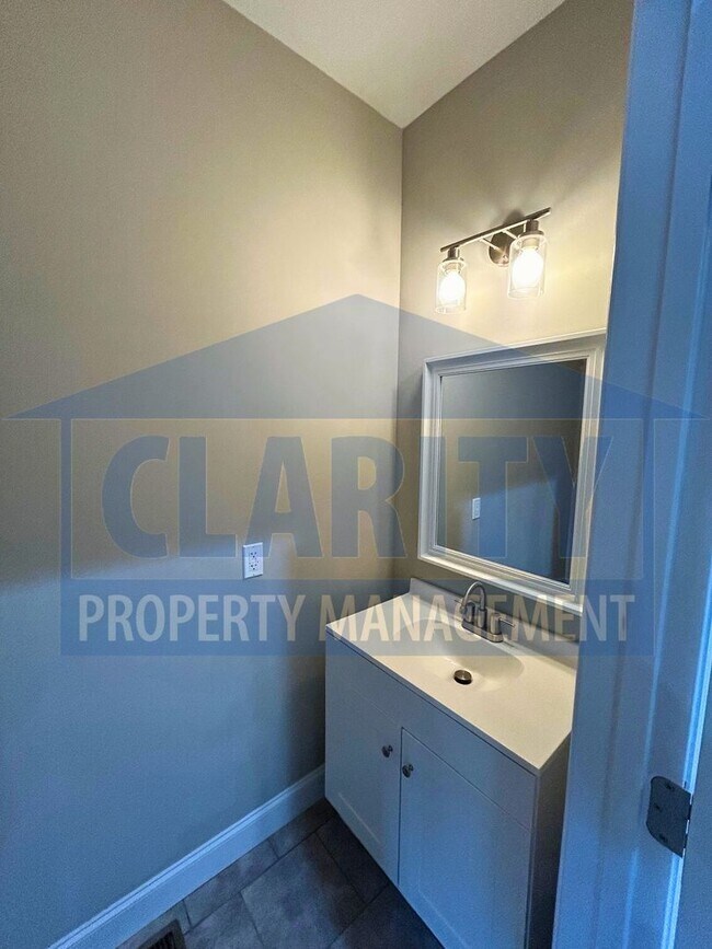 Building Photo - Two bedroom townhome in great, central location!