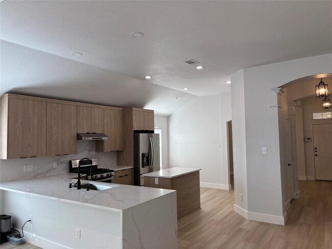 Building Photo - 1717 Bowerton Dr