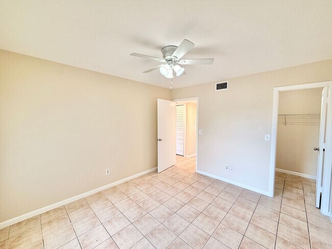 Building Photo - 3047 Tropicana Blvd