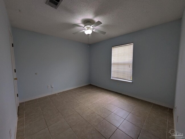 Building Photo - 3359 Green Briar Cir