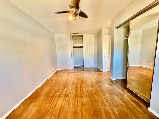 Building Photo - Great home available NOW