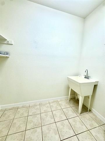 Building Photo - 914 Cougar Dr