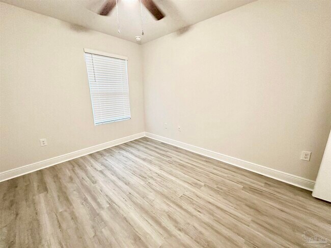 Building Photo - 8630 Meadow Flower Ln