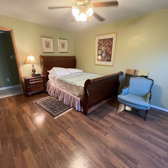 Bedroom - 18668 Olive Street Rd