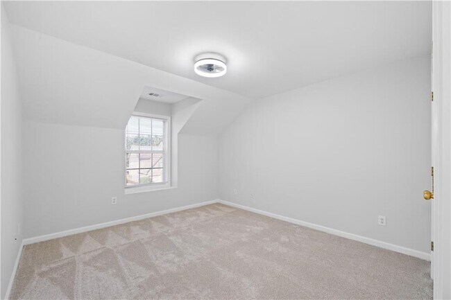 Building Photo - 2871 Belfaire Lake Dr