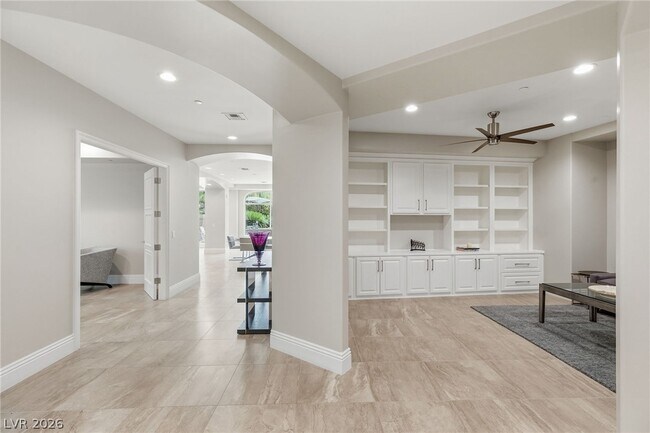 Building Photo - 9101 Alta Dr