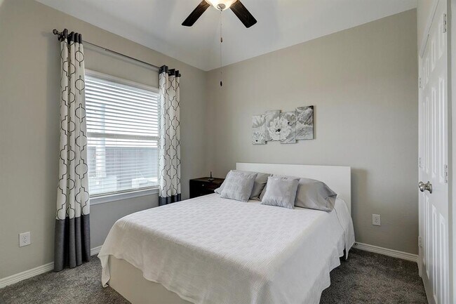 Building Photo - 10816 Brittmoore Oaks Pl