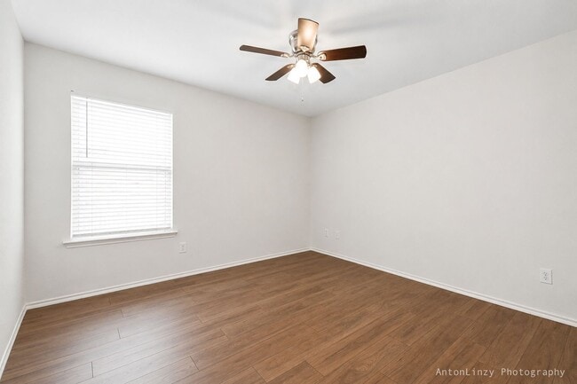 Building Photo - 701 Orchid Blvd