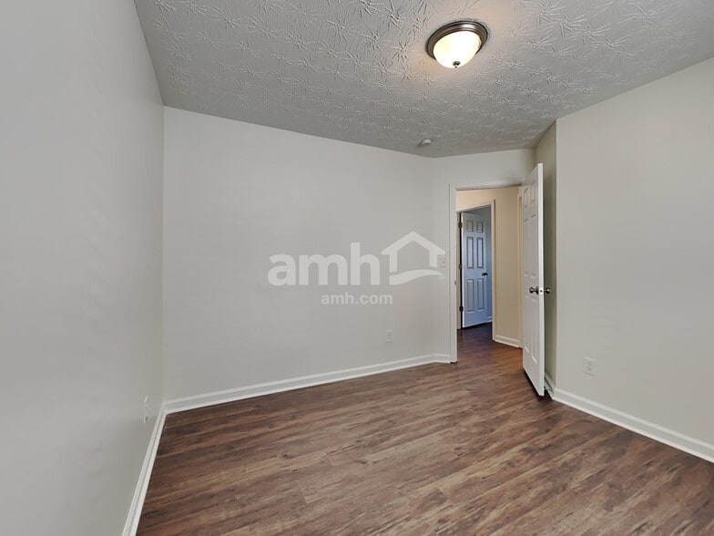 Building Photo - 814 Carlton Pointe Terrace