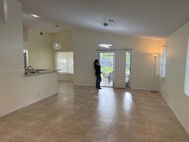 Building Photo - 5470 Pine Cir