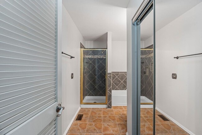 Building Photo - Beautiful 3B/2B Home in St. Charles