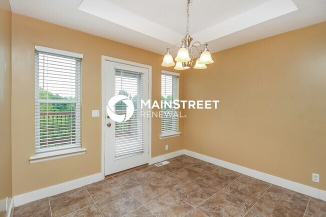 Building Photo - 5 Bedroom Pet-Friendly Home in Kansas City, MO with Main Street Renewal